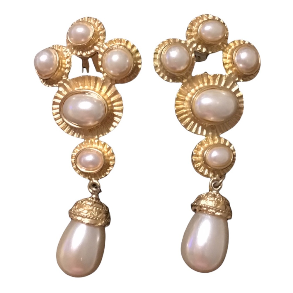 Glam Pearl and gold earrings